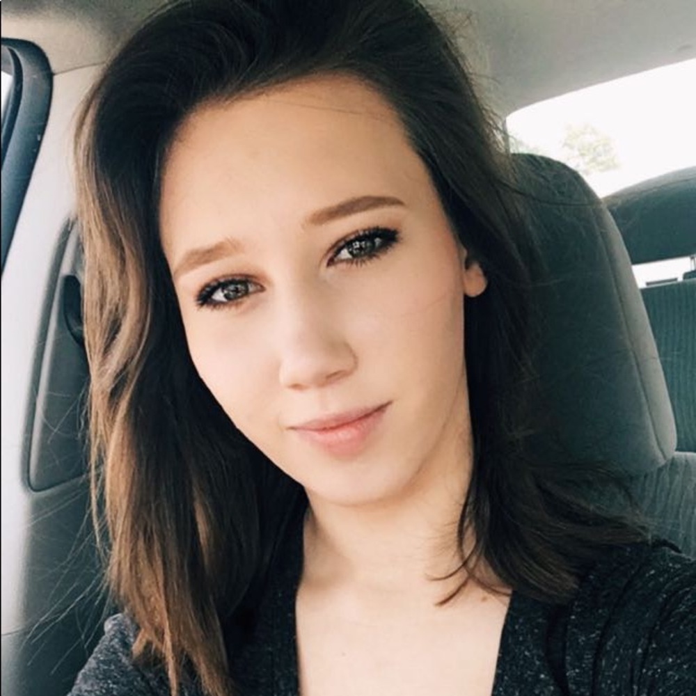 Meet your Posher, Rebecca